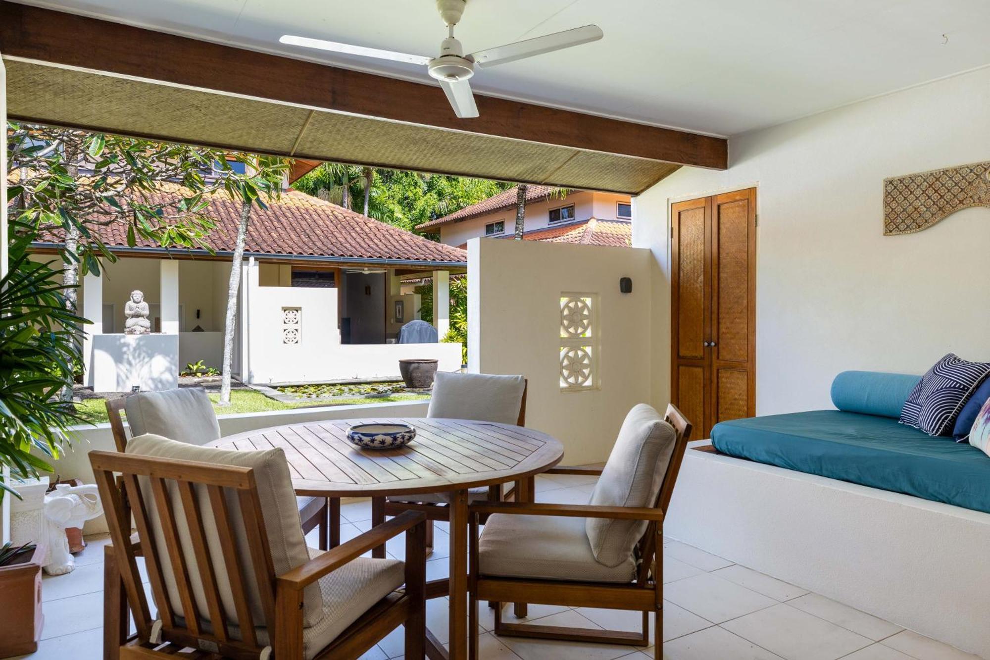 Surya Beachfront Villa Port Douglas Bagian luar foto