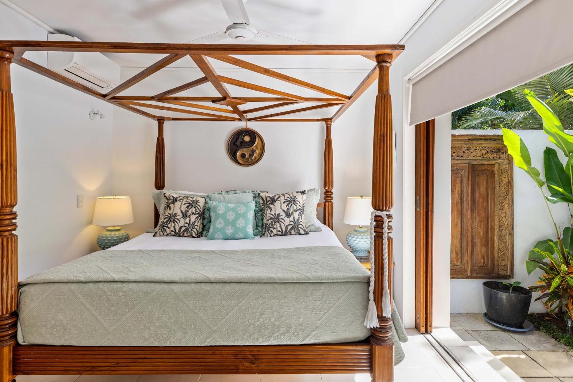 Surya Beachfront Villa Port Douglas Bagian luar foto