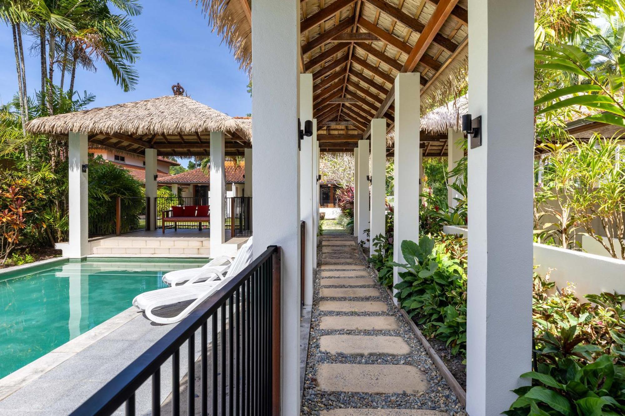 Surya Beachfront Villa Port Douglas Bagian luar foto