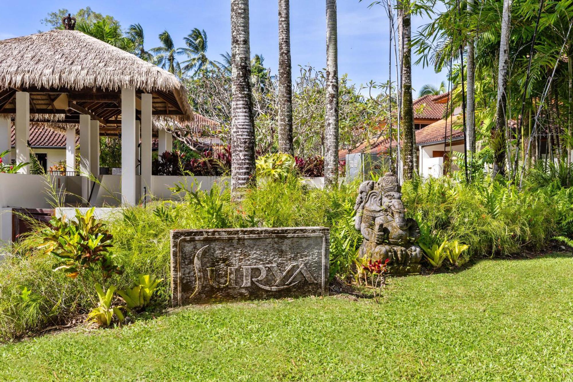 Surya Beachfront Villa Port Douglas Bagian luar foto